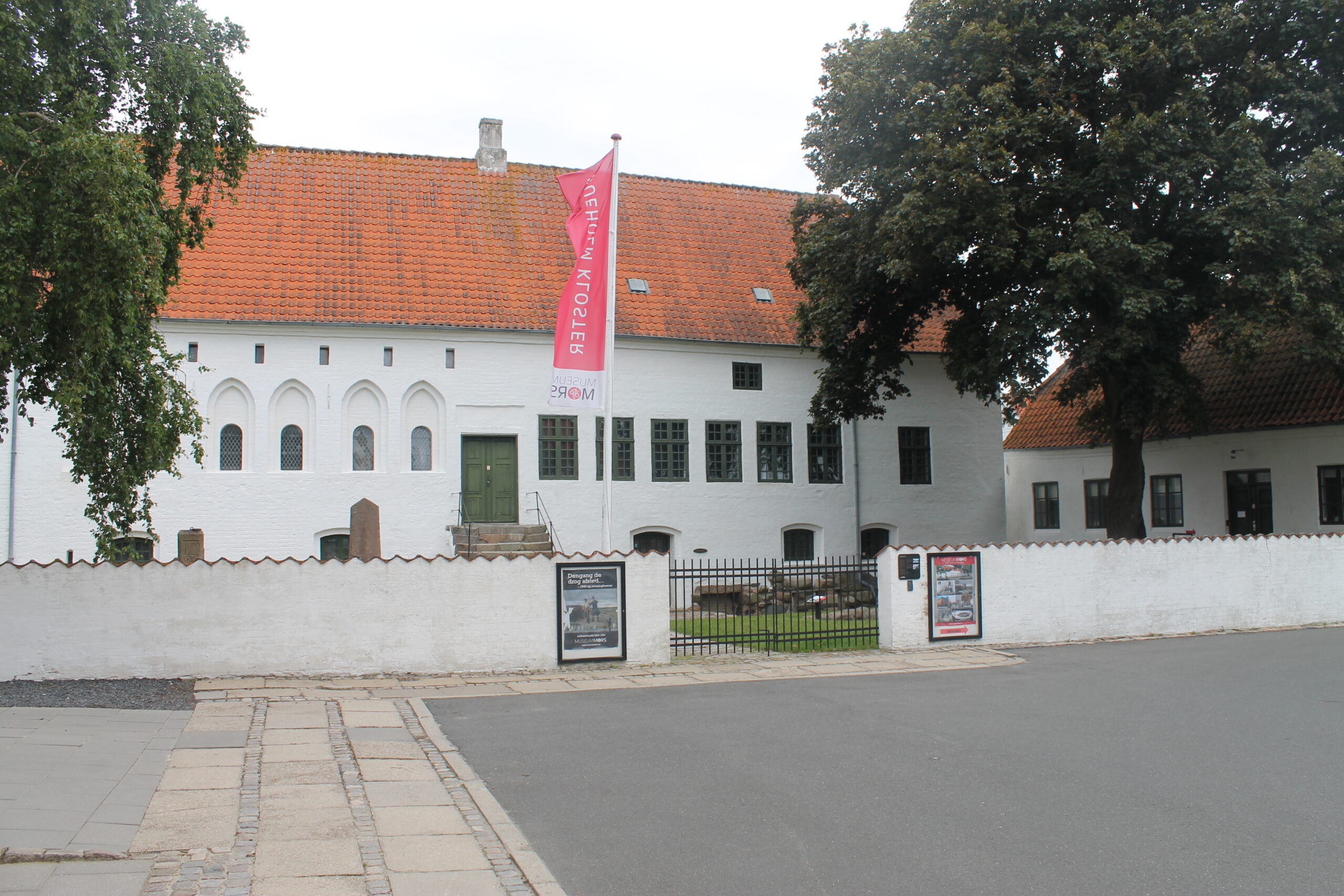 Facadefoto Dueholm Kloster